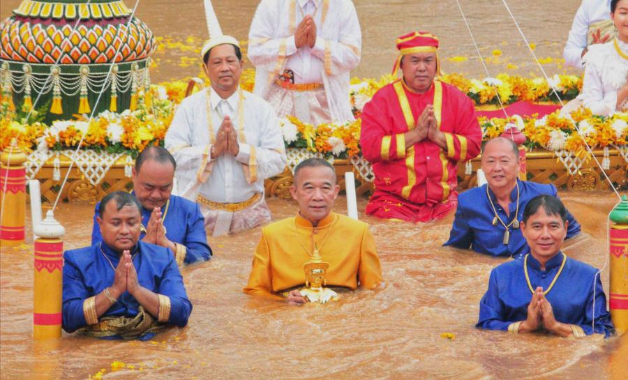 ททท.เชิญเที่ยวงานประเพณีอุ้มพระดำน้ำ ประจำปี 2565 หนึ่งเดียวในประเทศไทยมีตำนานเล่าขานมากว่า 400 ปี ททท.เชิญเที่ยวงานประเพณีอุ้มพระดำน้ำ ประจำปี 2565 หนึ่งเดียวในประเทศไทยมีตำนานเล่าขานมากว่า 400 ปี