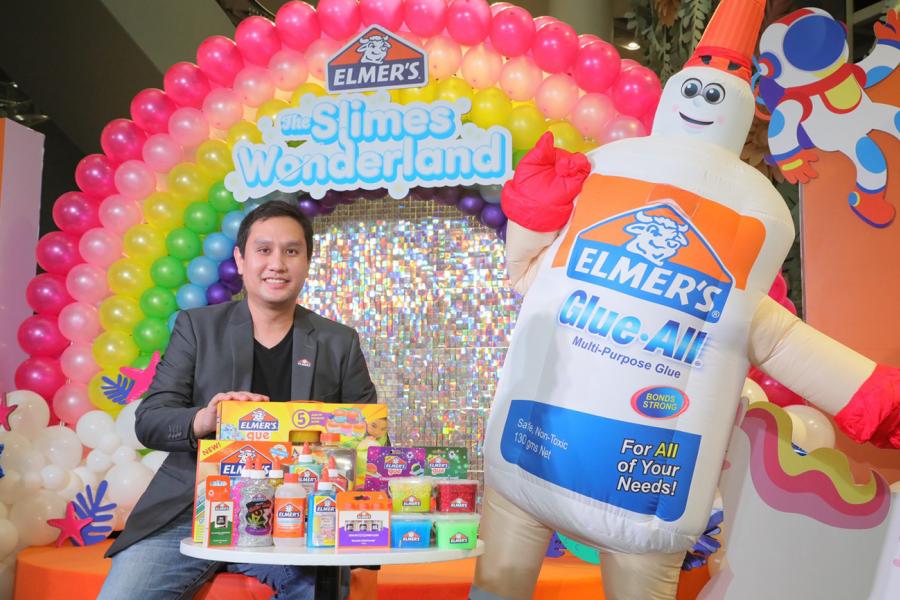 “นีเวลล์แบรนด์” ชูกลยุทธ์ Child-Centric Strategy ส่ง ELMER’S ตีตลาดสไล์ม เสริมพัฒนาการเด็ก ลดเวลาหน้าจอ เพิ่มเวลาเสริมทักษะสร้างสรรค์ด้วยของเล่นที่เป็นมากกว่า “น้ำลายเอเลี่ยน” เผยโกยยอดช้อปออฟไลน์ทะลุ 100 % “นีเวลล์แบรนด์” ชูกลยุทธ์ Child-Centric Strategy ส่ง ELMER’S ตีตลาดสไล์ม เสริมพัฒนาการเด็ก ลดเวลาหน้าจอ เพิ่มเวลาเสริมทักษะสร้างสรรค์ด้วยของเล่นที่เป็นมากกว่า “น้ำลายเอเลี่ยน” เผยโกยยอดช้อปออฟไลน์ทะลุ 100 %