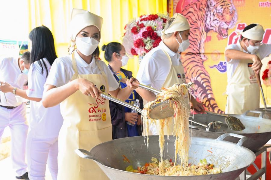 “เส้นหมี่ไวไว” ร่วมสั่งสมพลังบุญ พร้อมเสิร์ฟเมนูเจที่สะอาดและปลอดภัย  ในงาน “ไหว้เจ้า ๙ ศาล เทศกาลกินเจสมุทรสาคร ปีที่ ๑๖” ประจำปี ๒๕๖๕