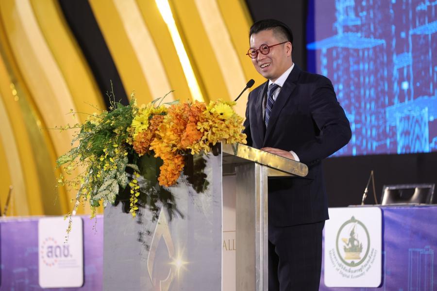 เอ็นไอเอรุกแพลตฟอร์ม Thailand Innovation Portal “บิ๊กดาต้านวัตกรรม” ซัพพอร์ตการทำงาน รัฐ - เอกชน กว่า 5 แสนชุด พร้อมบูรณาการร่วม 11 หน่วยงานภาครัฐ ผลักดันไทยสู่สังคมและเศรษฐกิจที่ขับเคลื่อนด้วยข้อมูล