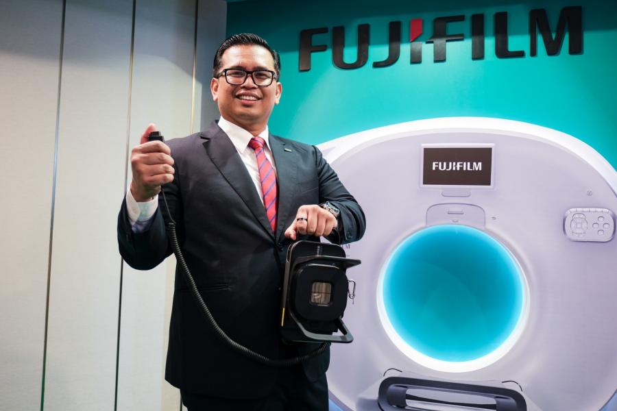 ฟูจิฟิล์ม เฮลท์แคร์ เอเชีย แปซิฟิก” เผยไลน์อัพโซลูชัน Healthcare ล้ำสมัย เดินหน้าสร้างสรรค์นวัตกรรมการแพทย์เพื่อก้าวสู่โลกแห่งอนาคตอย่างบริบูรณ์ ภายใต้แนวคิด “Bridging the Future of Healthcare” พร้อมยกระดับความแม่นยำในการวินิจฉัยและสนับสนุนการทำงานของบุคลากรทางการแพทย์ ด้วยระบบถ่ายภาพเอกซเรย์ดิจิทัลครบวงจร ฟูจิฟิล์ม เฮลท์แคร์ เอเชีย แปซิฟิก” เผยไลน์อัพโซลูชัน Healthcare ล้ำสมัย เดินหน้าสร้างสรรค์นวัตกรรมการแพทย์เพื่อก้าวสู่โลกแห่งอนาคตอย่างบริบูรณ์ ภายใต้แนวคิด “Bridging the Future of Healthcare” พร้อมยกระดับความแม่นยำในการวินิจฉัยและสนับสนุนการทำงานของบุคลากรทางการแพทย์ ด้วยระบบถ่ายภาพเอกซเรย์ดิจิทัลครบวงจร