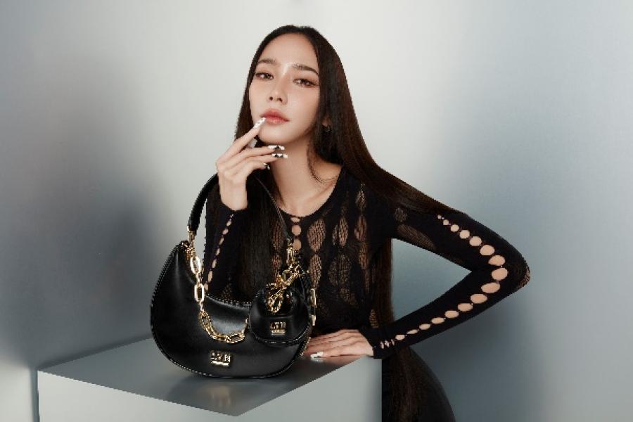 LYN เปิดตัวคอลเลกชัน SPRING 2023 - AUM PATCHARAPA PRESENTS LYN พร้อมต้อนรับฤดูกาลใหม่กับไอคอนิกแห่งวงการอย่าง “อั้ม พัชราภา” LYN เปิดตัวคอลเลกชัน SPRING 2023 - AUM PATCHARAPA PRESENTS LYN พร้อมต้อนรับฤดูกาลใหม่กับไอคอนิกแห่งวงการอย่าง “อั้ม พัชราภา”
