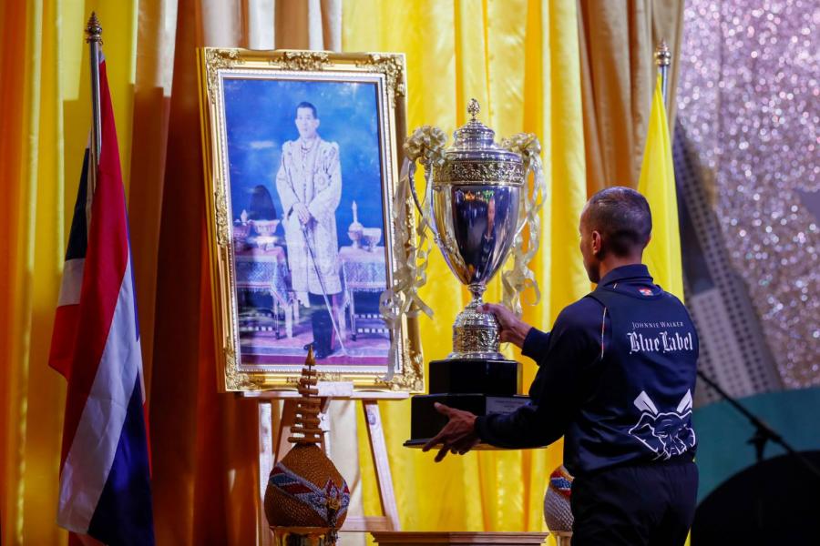 ทีมคลองไผ่ จอห์นนี่ วอล์กเกอร์ บลู เลเบิ้ล คว้าชัยใน  การแข่งขันเรือยาวช้างไทยชิงถ้วยพระราชทานพระบาทสมเด็จพระเจ้าอยู่หัว  ในงาน Bangkok Riverside Fest 2023