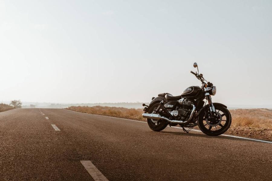รอยัล เอ็นฟีลด์ เผยโฉมครูซเซอร์พันธุ์เด็ด Super Meteor 650  ครั้งแรกในประเทศไทยที่งาน Motor Show 2023