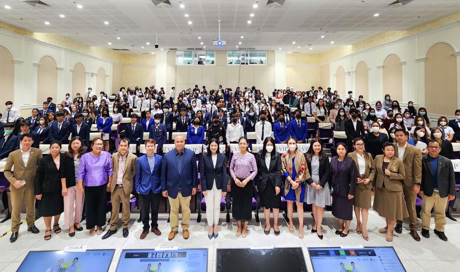 กระทรวงพาณิชย์ จัดเต็มสิทธิประโยชน์เพื่อ Gen Z พร้อมปั้นแม่ทัพทางการค้าของประเทศในอนาคต ภายใต้โครงการ From Gen Z to be CEO ประจำปี 2566 กระทรวงพาณิชย์ จัดเต็มสิทธิประโยชน์เพื่อ Gen Z พร้อมปั้นแม่ทัพทางการค้าของประเทศในอนาคต ภายใต้โครงการ From Gen Z to be CEO ประจำปี 2566