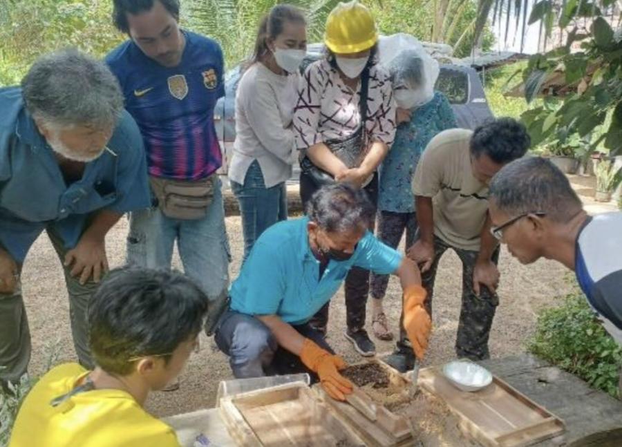 วช.หนุนศูนย์ต้นแบบการเรียนรู้คนเลี้ยงชันโรงเพื่อพัฒนาเศรษฐกิจฐานราก ตามแนวพระราชดำริการเกษตรแบบผสมผสาน วช.หนุนศูนย์ต้นแบบการเรียนรู้คนเลี้ยงชันโรงเพื่อพัฒนาเศรษฐกิจฐานราก ตามแนวพระราชดำริการเกษตรแบบผสมผสาน