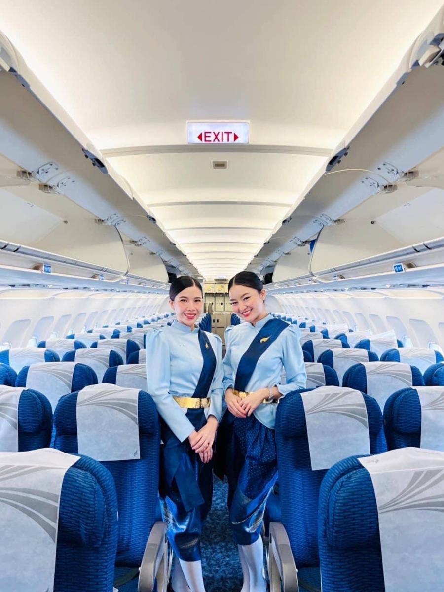 บางกอกแอร์เวย์ส ร่วมฉลองปีใหม่ไทย 2566 ด้วยความงดงามอย่างไทย ผ่านชุดไทยประยุกต์ของพนักงานต้อนรับบนเครื่องบิน สะท้อนแคมเปญ “สีฟ้าคือสีแห่งความสุข” บางกอกแอร์เวย์ส ร่วมฉลองปีใหม่ไทย 2566 ด้วยความงดงามอย่างไทย ผ่านชุดไทยประยุกต์ของพนักงานต้อนรับบนเครื่องบิน สะท้อนแคมเปญ “สีฟ้าคือสีแห่งความสุข”