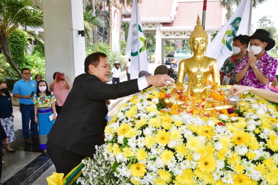 สวัสดีปีใหม่ไทย 2566 มก. เชิญชวนร่วมสืบสานประเพณีสงกรานต์สรงน้ำพระพุทธรูปเพื่อเป็นสิริมงคล สวัสดีปีใหม่ไทย 2566 มก. เชิญชวนร่วมสืบสานประเพณีสงกรานต์สรงน้ำพระพุทธรูปเพื่อเป็นสิริมงคล