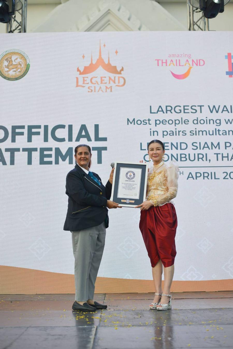 LEGEND SIAM PATTAYA  จัดงาน The Legend of 5F Thailand Carnival ภายใต้โครงการ Thailand Showroom นำร่องฟื้นการท่องเที่ยว สร้างสถิติ Guinness Book World Records การไหว้ไทยพร้อมกันมากที่สุดในโลก  พร้อมกล่าว “สวัสดี  Welcome to Thailand”