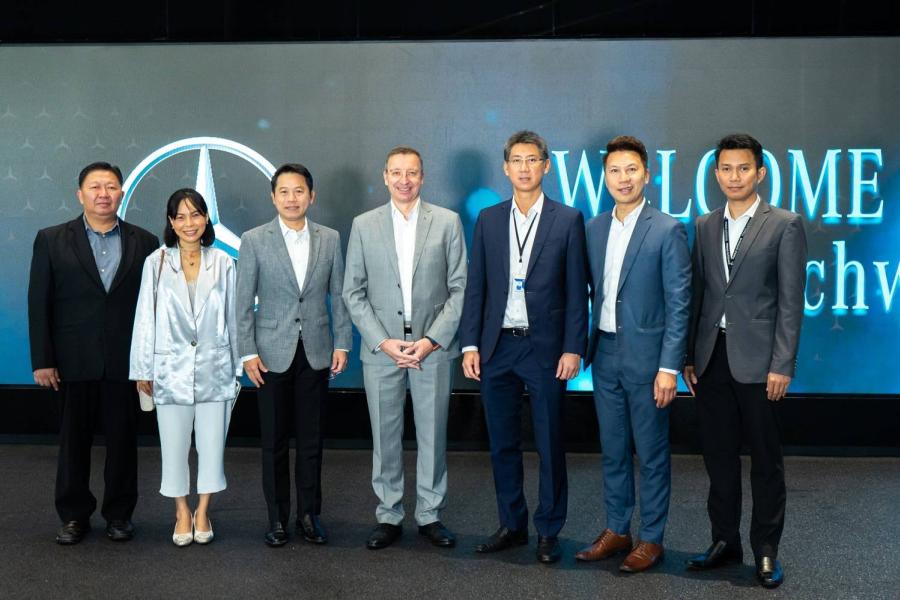 “มาร์ทิน ชเวงค์” ประธานเมอร์เซเดส-เบนซ์ (ประเทศไทย) เยี่ยมชมโชว์รูม “เบนซ์ไพรม์มัส” “มาร์ทิน ชเวงค์” ประธานเมอร์เซเดส-เบนซ์ (ประเทศไทย) เยี่ยมชมโชว์รูม “เบนซ์ไพรม์มัส”