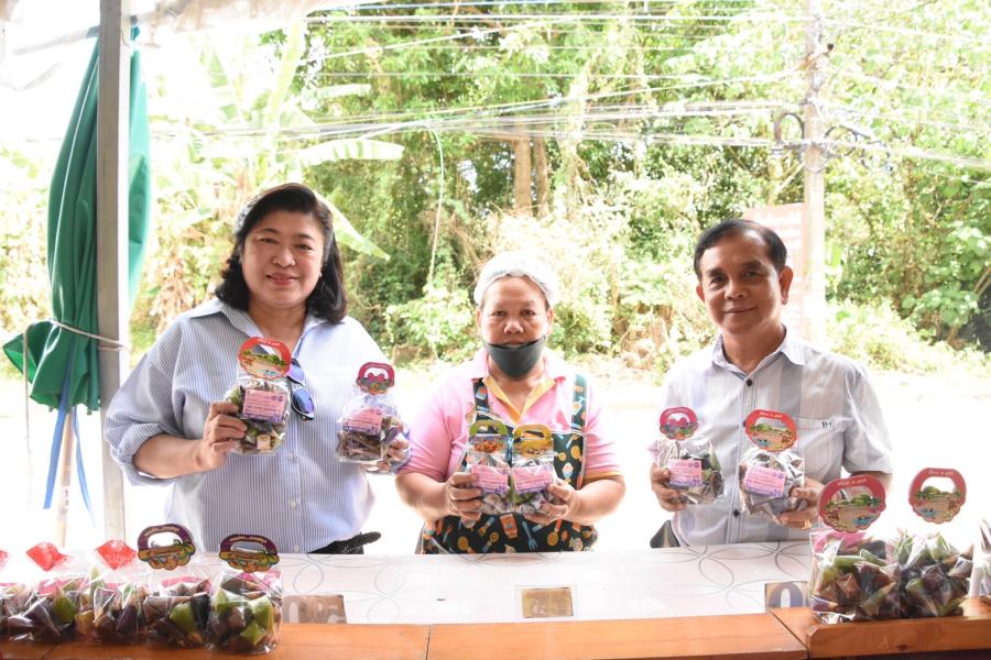 วช. ลงพื้นที่เกาะสมุย พบผู้ประกอบการท้องถิ่น พร้อมหนุนงานวิจัยยกระดับของฝากอัตลักษณ์ชุมชน สู่นักท่องเที่ยวไทยและต่างชาติ ช่วยเพิ่มรายได้ให้ชุมชนอย่างยั่งยืน