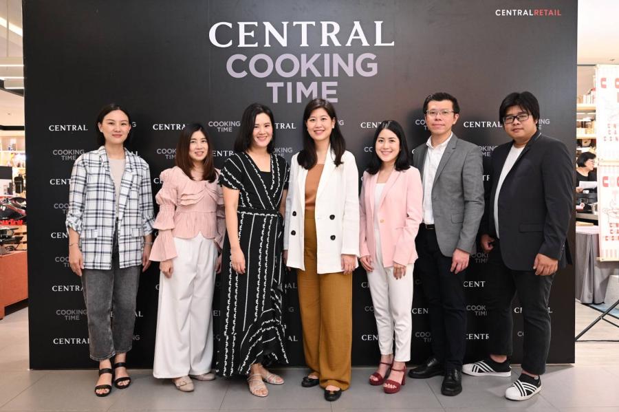 ไอเทมงานครัว: อิสรีย์ ชินสวนานนท์ รองประธานบริหาร ฝ่ายบริหารสินค้ากลุ่มบ้าน แม่และเด็ก พร้อมด้วย กุลธิดา ยามวินิจ ผู้อำนวยการอาวุโส ฝ่ายบริหารสินค้ากลุ่ม Home Hardline ไอเทมงานครัว: อิสรีย์ ชินสวนานนท์ รองประธานบริหาร ฝ่ายบริหารสินค้ากลุ่มบ้าน แม่และเด็ก พร้อมด้วย กุลธิดา ยามวินิจ ผู้อำนวยการอาวุโส ฝ่ายบริหารสินค้ากลุ่ม Home Hardline