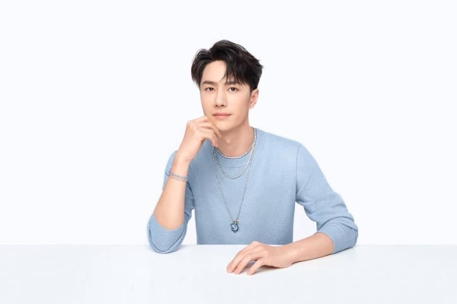 หวัง อี้ป๋อ เปล่งประกายใน สวารอฟสกี้ SPRING/SUMMER 2023