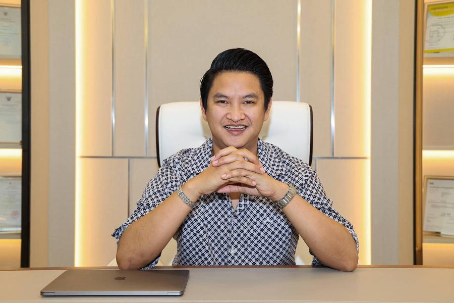 ผู้บริหารหนุ่ม แม็คซ์ฟู๊ด กรุ๊ป เผยเคล็ดลับขายไอศกรีมยังไงให้ได้ 500 ล้าน แถมได้ช่วยเกษตรกรผู้ปลูกผลไม้ทั่วไทย ล่าสุดเตรียมเปิดตัวโมจิไอศกรีมบุกตลาดโลก ผู้บริหารหนุ่ม แม็คซ์ฟู๊ด กรุ๊ป เผยเคล็ดลับขายไอศกรีมยังไงให้ได้ 500 ล้าน แถมได้ช่วยเกษตรกรผู้ปลูกผลไม้ทั่วไทย ล่าสุดเตรียมเปิดตัวโมจิไอศกรีมบุกตลาดโลก