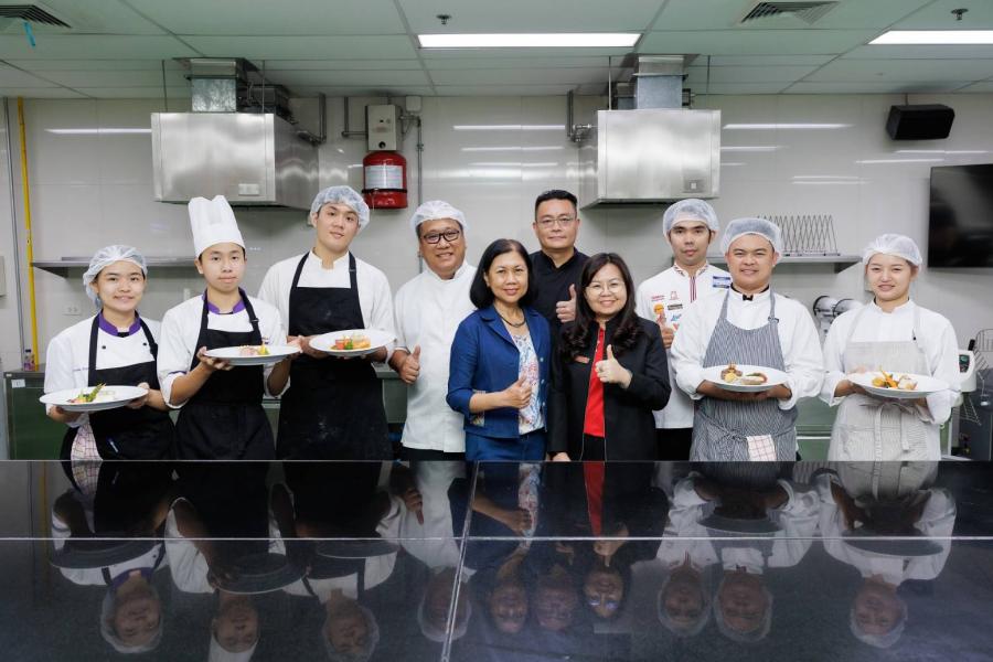แม็คโคร หนุนเชฟไทยสู่เวทีเชฟโลก ผนึกกูรูดัง “วิลแมน ลีออง” ติวเข้ม เตรียมพร้อมประชันฝีมือระดับนานาชาติ “โซล ฟู้ดแอนด์โฮเทล 2023”