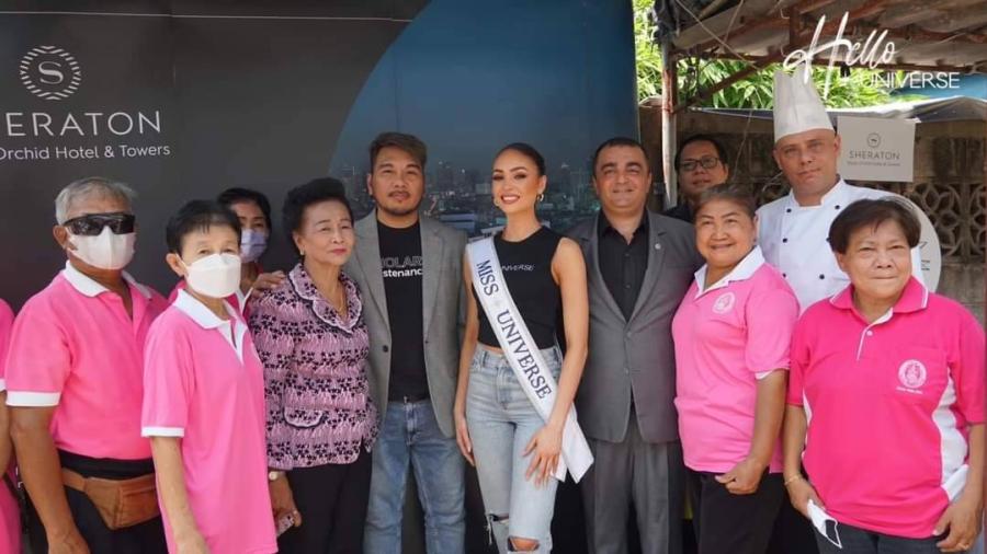 อาร์บอนนีย์ เกเบรียล มิสยูนิเวิร์ส 2022 เข้าร่วมกิจกรรมการกุศล แจกจ่ายอาหารให้กับเด็ก ผู้สูงอายุ และประชาชนในชุมชนซอยเจริญกรุง 85 