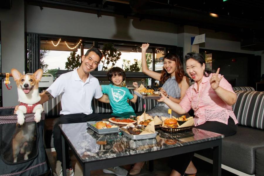 ชวนครอบครัวมาสนุกในวัน “Family Fun Day” ทุกวันอาทิตย์สุดท้ายของเดือน ที่ท็อปกอล์ฟ เมกาซิตี้ ได้แล้วตั้งแต่วันที่ 28 พฤษภาคมนี้! มาสนุกเต็มอิ่มกับกิจกรรมสำหรับครอบครัว จัดเต็มทั้งเกม อาหาร และความสนุกสนานตลอดทั้งวัน ชวนครอบครัวมาสนุกในวัน “Family Fun Day” ทุกวันอาทิตย์สุดท้ายของเดือน ที่ท็อปกอล์ฟ เมกาซิตี้ ได้แล้วตั้งแต่วันที่ 28 พฤษภาคมนี้! มาสนุกเต็มอิ่มกับกิจกรรมสำหรับครอบครัว จัดเต็มทั้งเกม อาหาร และความสนุกสนานตลอดทั้งวัน