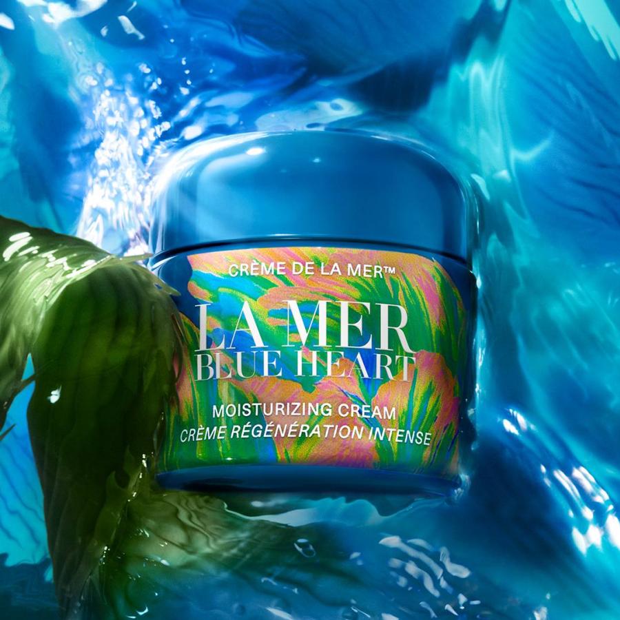THE SEA SPEAKS. LET’S LISTEN. Discover the Mission of La Mer Blue Heart เสียงจากท้องทะเล…ถึงเราทุกคน  ค้นพบพันธกิจของ La Mer Blue Heart