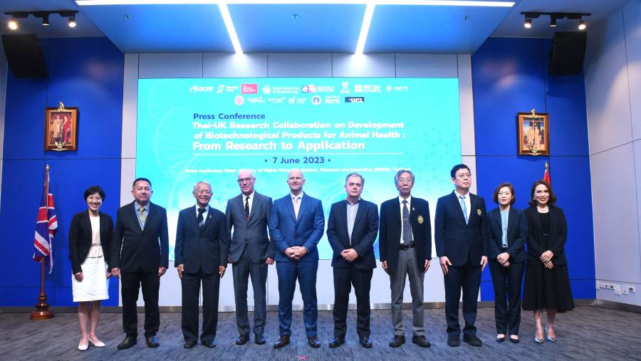ไทย-UK โดย ไบโอเทค มจธ. และ ม.เคนท์ ม.คอลเลจลอนดอน แถลงผลความสำเร็จ 3 โครงการร่วมวิจัย ทุนร่วมกว่า 170 ล้านบาท มุ่งเดินหน้า 2 เรื่องใหญ่ (ชีวเวชภัณฑ์ และสาหร่ายเซลล์เดียว) ตอบโจทย์อุตสาหกรรม ไทย-UK โดย ไบโอเทค มจธ. และ ม.เคนท์ ม.คอลเลจลอนดอน แถลงผลความสำเร็จ 3 โครงการร่วมวิจัย ทุนร่วมกว่า 170 ล้านบาท มุ่งเดินหน้า 2 เรื่องใหญ่ (ชีวเวชภัณฑ์ และสาหร่ายเซลล์เดียว) ตอบโจทย์อุตสาหกรรม