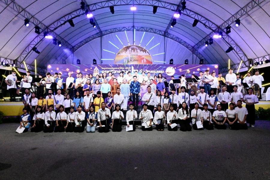 สวธ.จัดนิทรรศการ-การสาธิตมรดกภูมิปัญญา-การแสดงดนตรีโดยศิลปินแห่งชาติ สนุกสนานกับการแสดงพื้นบ้านภาคกลาง-ตะวันออก พบของดีอาหารอร่อยเต็มอิ่ม ในงาน “ดนตรี” สานศิลป์ 2 ถิ่นวัฒนธรรม กระตุ้นเศรษฐกิจชุมชน หนุน “สุพรรณ” เป็นเมืองสร้างสรรค์ ด้านดนตรีของโลก