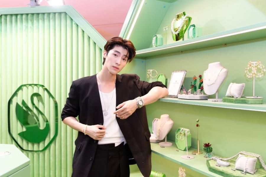 สวารอฟสกี้ ควงแขน ‘บลู’ พงศ์ทิวัตถ์  จัดอีเวนต์สุดเอ็กซ์คลูซีฟ ณ ร้าน POP-UP ศูนย์การค้าเอ็มโพเรียม