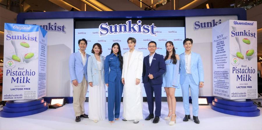 “พีพี กฤษฏ์” ขึ้นแท่นพรีเซนเตอร์นมพิสทาชิโอแบรนด์ ซันคิสท์ แบรนด์ระดับโลก พร้อมร่วม ครีเอทเมนูสุดพิเศษด้วยนมพิสทาชิโอที่พีพีเลือกเพื่อแฟนคลับในงานเปิดตัวพรีเซนเตอร์ครั้งยิ่งใหญ่