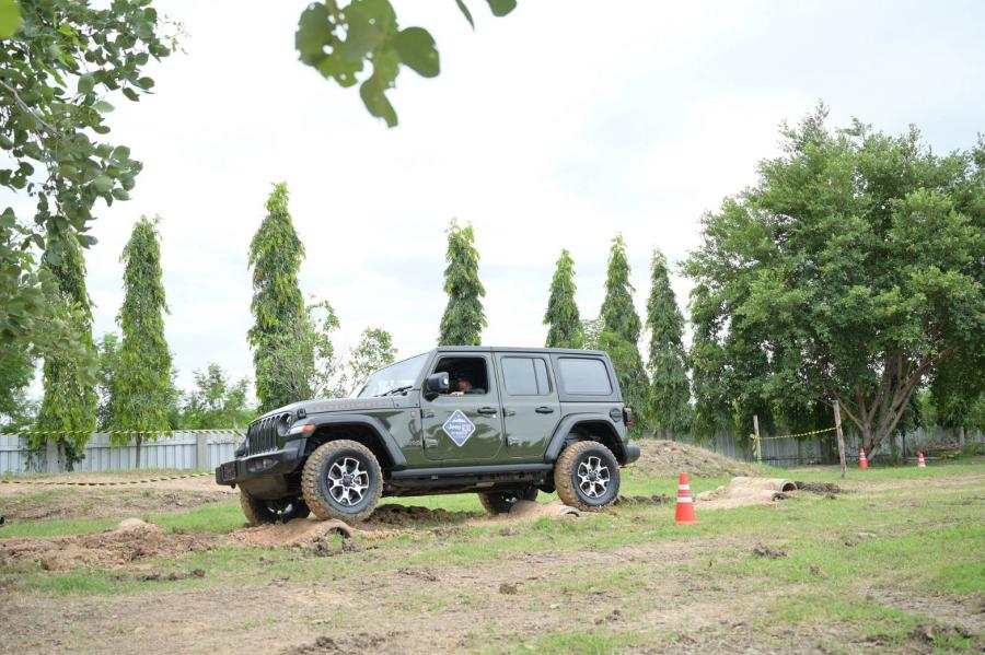 จี๊ป ประเทศไทย จัดคอร์ส ‘Jeep® 101 Academy’ เรียนรู้บททดสอบเพื่อทักษะการขับออฟ-โรด สำหรับสาวกรถยนต์พันธุ์แกร่งตัวจริง  