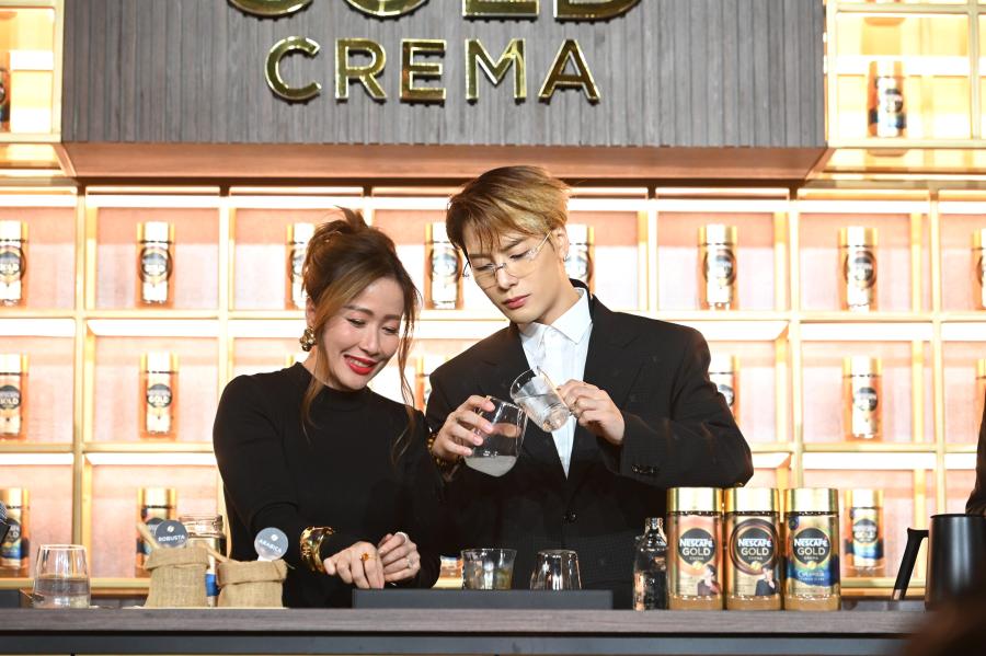 เนสกาแฟ โกลด์ เครมมา ประกาศความสำเร็จผู้นำตลาดกาแฟพรีเมี่ยมจับมือแจ็คสัน หวัง  จัดแคมเปญเปิดประสบการณ์การดื่มด่ำกาแฟรูปแบบใหม่ “เดอะ ไฟน์เนส แมนชั่น” และ “เนสกาแฟ โกลด์  เครมมา อินเตอร์แอคทีฟ คาเฟ่” แห่งแรกในโลก ท้าพิสูจน์ที่สุดของกาแฟผงละเอียดสีทองคุณภาพ