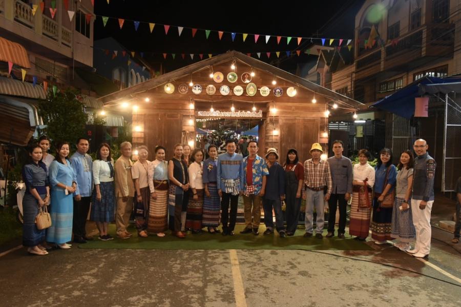 เศรษฐกิจชุมชนคึกคัก สวธ.ร่วมกับจังหวัดสุโขทัย จัดงาน “ถนนคนเดินกอกใหม่ท่าชัยอินดี้” เผยแพร่ศิลปวัฒนธรรม ส่งเสริมการท่องเที่ยว ฟื้นฟูวิถีชีวิตชุมชน เศรษฐกิจชุมชนคึกคัก สวธ.ร่วมกับจังหวัดสุโขทัย จัดงาน “ถนนคนเดินกอกใหม่ท่าชัยอินดี้” เผยแพร่ศิลปวัฒนธรรม ส่งเสริมการท่องเที่ยว ฟื้นฟูวิถีชีวิตชุมชน