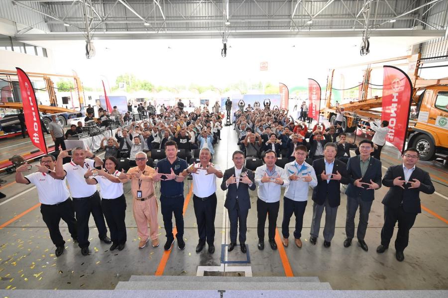 “ บริษัท ร่วมกิจรุ่งเรือง ทรัค ดีเทลส์ จำกัด ” เปิดศูนย์บริการแบบ One Stop Service รองรับการดูแลรถบรรทุกทุกประเภท โดยเฉพาะอย่างยิ่ง รถบรรทุกประเภทรถขนรถ (Car Carrier