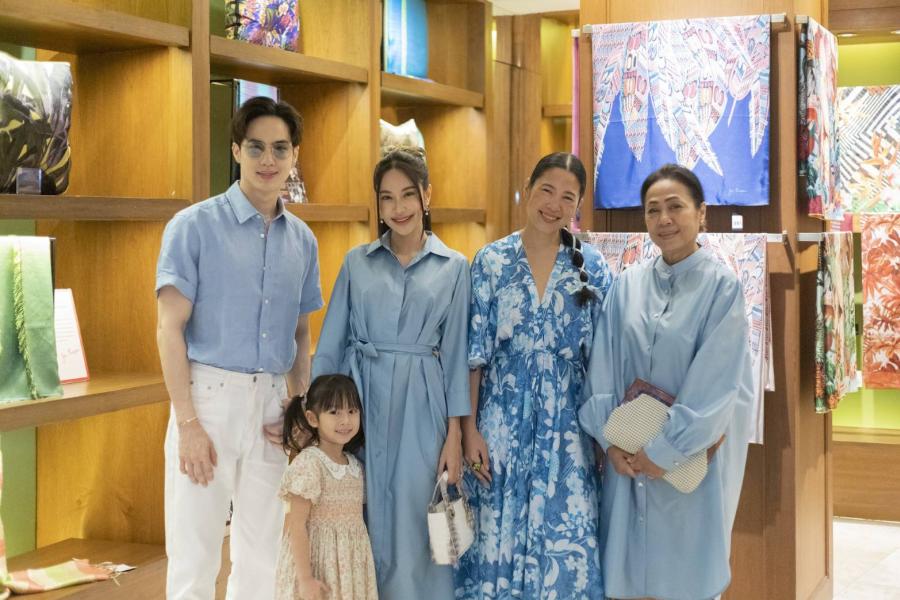 มวลดอกไม้บานสะพรั่งหอมฟุ้งที่จิม ทอมป์สัน สุรวงศ์! เก็บตกบรรยากาศสุดน่ารัก เมื่อเหล่าเซเลบแม่-ลูกตบเท้าร่วมเวิร์กชอปจัดดอกไม้ช่อสวยแทนคำบอกรักคุณแม่