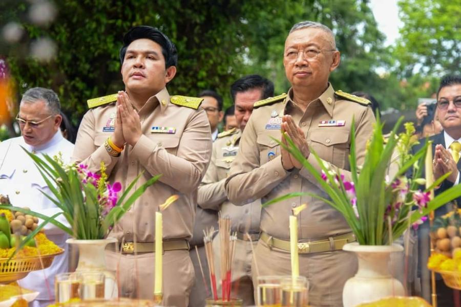 สมาคมผู้บริหารอาชีวะ ยื่นหนังสือ เสนอแนวพัฒนาอาชีวะถึงเสมา 1  ป้ายแดง : ชงรื้อโครงสร้างใหม่ ตั้งสถาบันอาชีวะ 77 จังหวัด กระจายอำนาจ งบประมาณให้สถานศึกษาตอบโจทก์การผลิตและพัฒนากำลังคนในพื้นที่