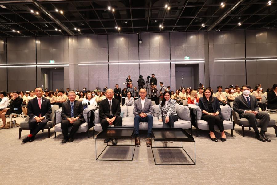 กระทรวงพาณิชย์ ประกาศความสำเร็จ  โครงการ From Gen Z to be CEO ประจำปี 2566 ปั้น Gen Z รุ่นใหม่เพิ่มอีก 23800 คน รวม 4 ปี สร้างแม่ทัพทางการค้าของประเทศรวมกว่า 60300 ราย