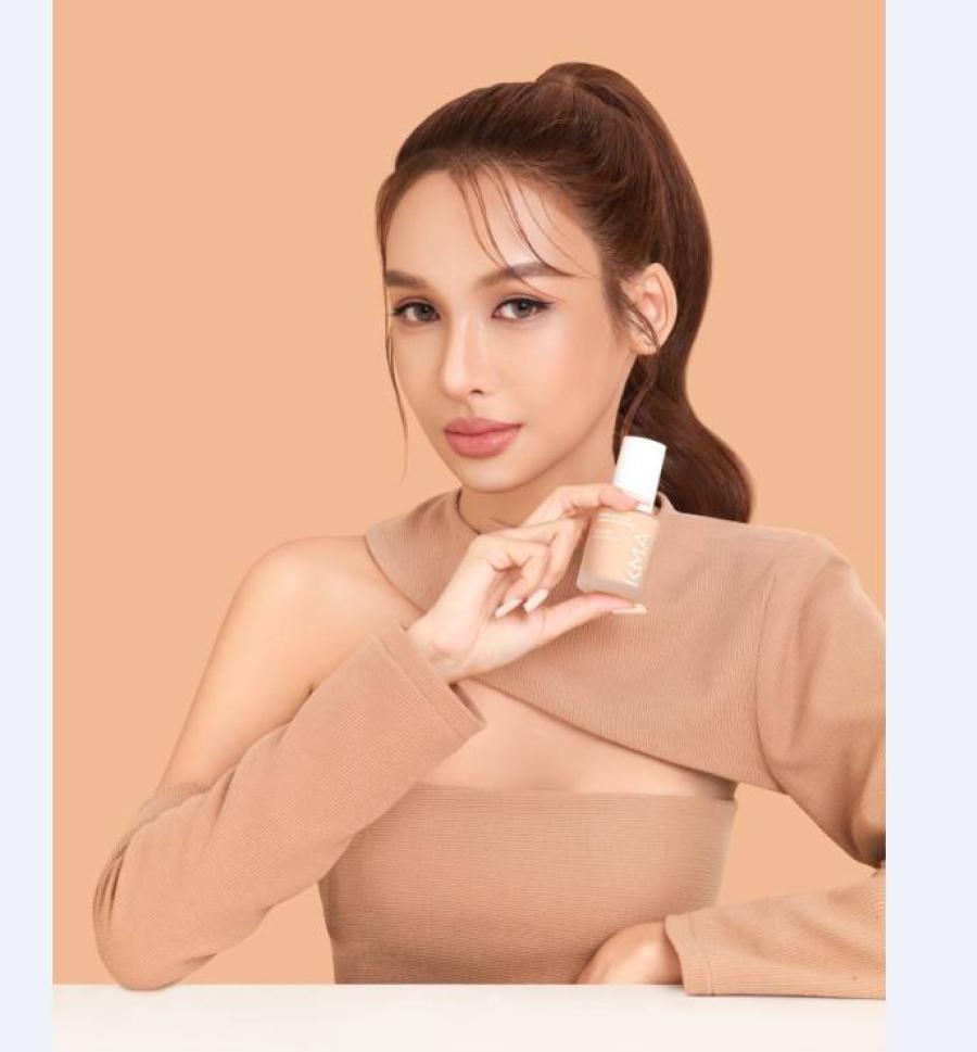 KMA เปิดตัวพรีเซนเตอร์คนใหม่ล่าสุด เครื่องสำอาง KMA ในเครือ โอซีซี เปิดตัว ’โบกี้ ไลอ้อน’ นักร้องสาวเสียงทรงพลัง KMA เปิดตัวพรีเซนเตอร์คนใหม่ล่าสุด เครื่องสำอาง KMA ในเครือ โอซีซี เปิดตัว ’โบกี้ ไลอ้อน’ นักร้องสาวเสียงทรงพลัง