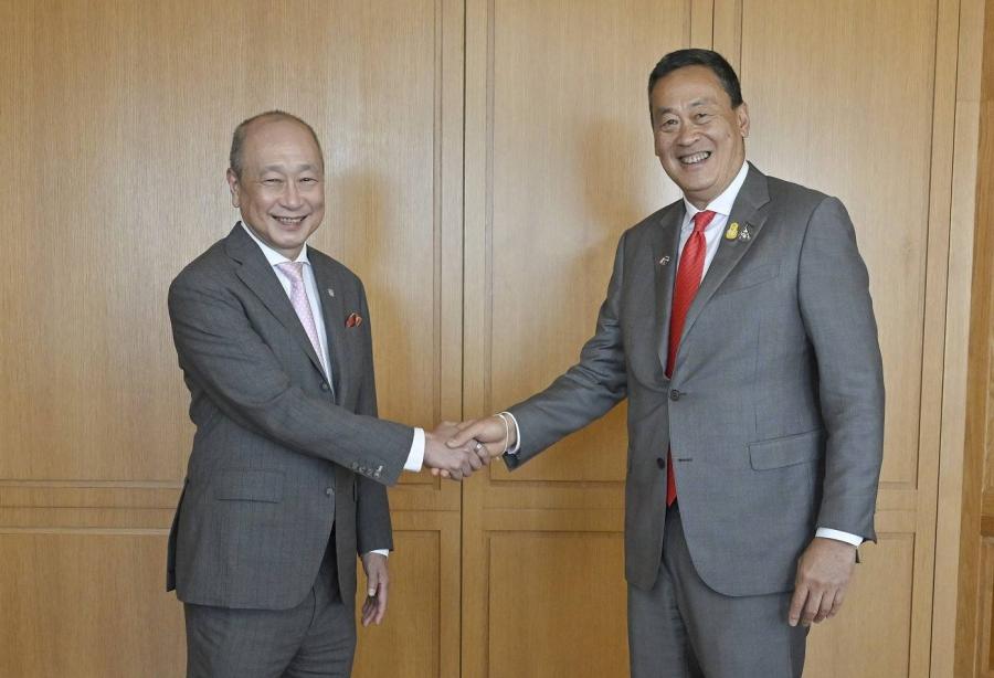 นายกรัฐมนตรีพบผู้บริหารกลุ่มธนาคารยูโอบีในการเยือนสิงคโปร์อย่างเป็นทางการครั้งแรก นายกรัฐมนตรีพบผู้บริหารกลุ่มธนาคารยูโอบีในการเยือนสิงคโปร์อย่างเป็นทางการครั้งแรก