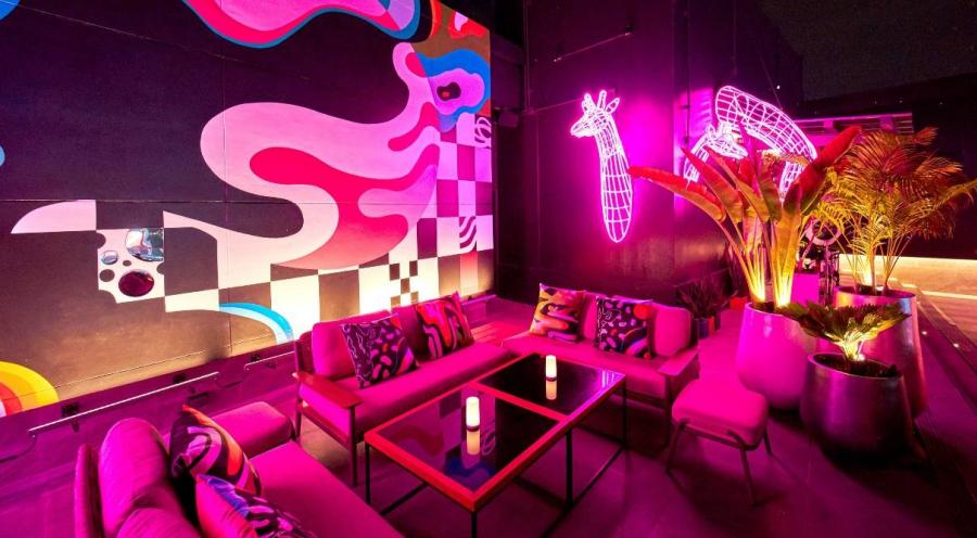 ดื่มด่ำความอร่อยและเปิดประสบการณ์ที่ไม่เหมือนใครกับพิงค์ยีราฟ ( Pink Giraffe) รูฟท็อปบาร์แห่งแรกใจกลางย่านบางนา ดื่มด่ำความอร่อยและเปิดประสบการณ์ที่ไม่เหมือนใครกับพิงค์ยีราฟ ( Pink Giraffe) รูฟท็อปบาร์แห่งแรกใจกลางย่านบางนา