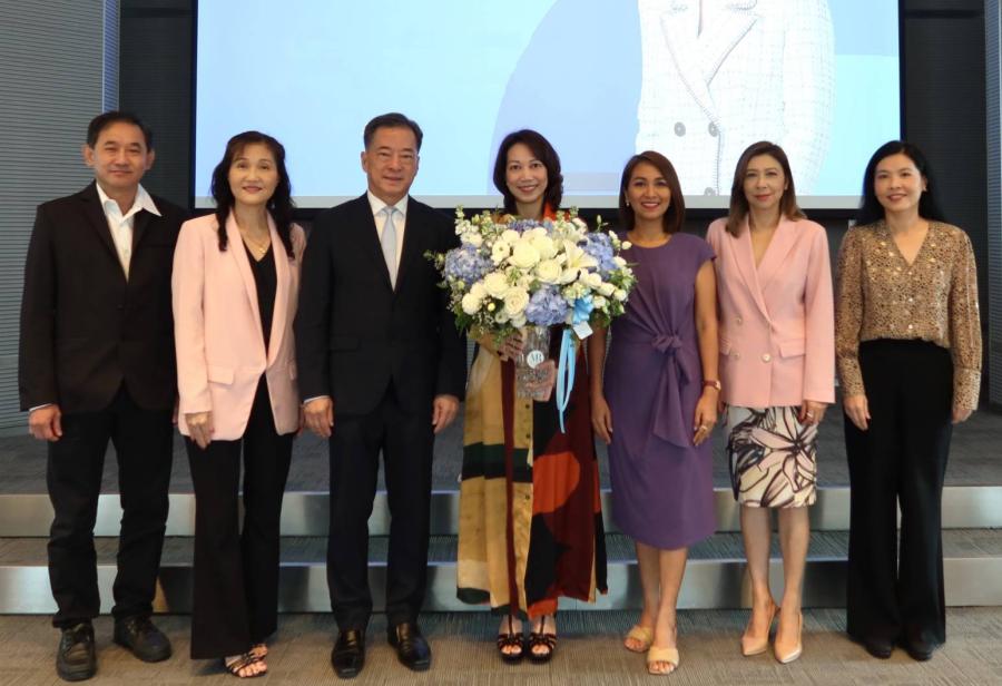 คณะผู้บริหารเคพีไอ ร่วมแสดงความยินดีกับ  สุชาวดี แสงอนงค์     เนื่องในโอกาสเข้ารับตำแหน่งใหม่