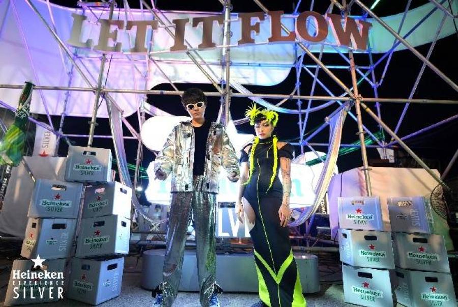 Heineken Experience Silver นำทีม “เดอะทอยส์ - ไพร่า” แจมโมเมนต์ปล่อยไหลในงาน “Heineken Experience Silver Presents What The Duck Family & Friends Party” Heineken Experience Silver นำทีม “เดอะทอยส์ - ไพร่า” แจมโมเมนต์ปล่อยไหลในงาน “Heineken Experience Silver Presents What The Duck Family & Friends Party”