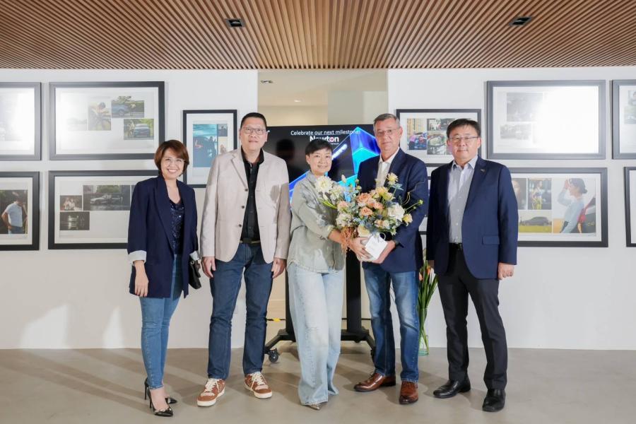 วอลโว่ คาร์ ประเทศไทยร่วมแสดงความยินดีแก่ นิวตัน เพรสทีจ ออโต ในการเป็นศูนย์บริการรถยนต์วอลโว่แบบครบวงจรแห่งแรกในประเทศไทย วอลโว่ คาร์ ประเทศไทยร่วมแสดงความยินดีแก่ นิวตัน เพรสทีจ ออโต ในการเป็นศูนย์บริการรถยนต์วอลโว่แบบครบวงจรแห่งแรกในประเทศไทย