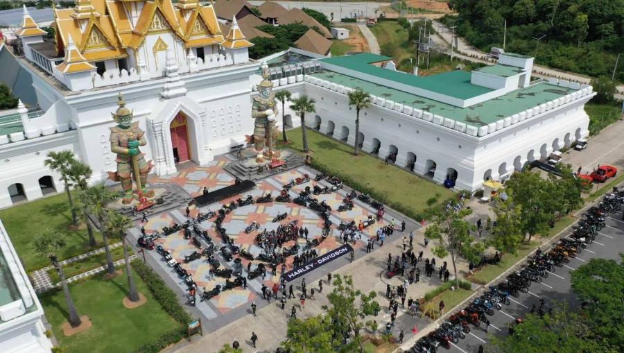 HARLEY-DAVIDSON® ประสบความสำเร็จอีกครั้ง กับเทศกาล Asia Harley Days® ครั้งที่ 2 ณ เลเจนด์ สยาม พัทยา     สานต่อความสำเร็จของการจัดเทศกาลมอเตอร์ไซค์และดนตรีประจำปีแห่งภูมิภาคเอเชียจากปีที่ผ่านมา ด้วยยอดผู้เข้าร่วมงานทะลุเกิน 2500 คน   