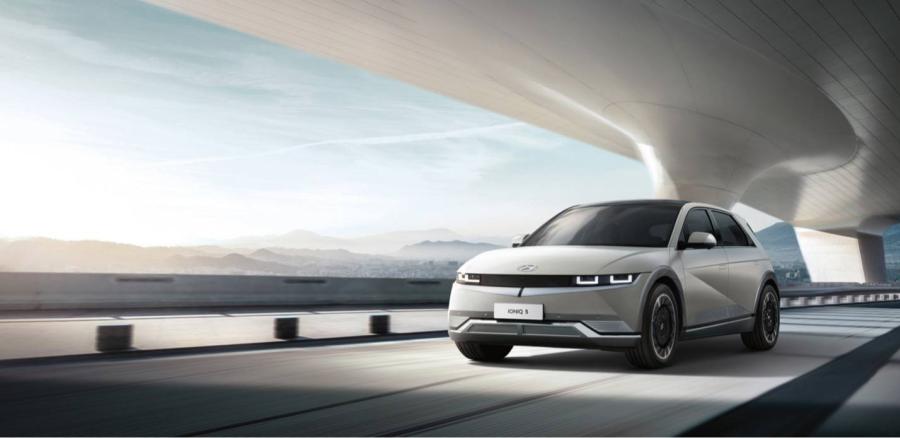 ฮุนได โมบิลิตี้ ประเทศไทย ดันแบรนด์ “IONIQ” บุกตลาดรถไฟฟ้าไทย ภายใต้คอนเซ็ปต์ “THAILAND MEETS IONIQ” ปักหมุดไทยเป็นตลาดรถไฟฟ้าหลักในเอเชียตะวันออกเฉียงใต้ จ่อเปิดตัว IONIQ 5 รถไฟฟ้าสัญชาติเกาหลีเทียบชั้นแบรนด์ยุโรป-อเมริกาปลายปีนี้ ฮุนได โมบิลิตี้ ประเทศไทย ดันแบรนด์ “IONIQ” บุกตลาดรถไฟฟ้าไทย ภายใต้คอนเซ็ปต์ “THAILAND MEETS IONIQ” ปักหมุดไทยเป็นตลาดรถไฟฟ้าหลักในเอเชียตะวันออกเฉียงใต้ จ่อเปิดตัว IONIQ 5 รถไฟฟ้าสัญชาติเกาหลีเทียบชั้นแบรนด์ยุโรป-อเมริกาปลายปีนี้