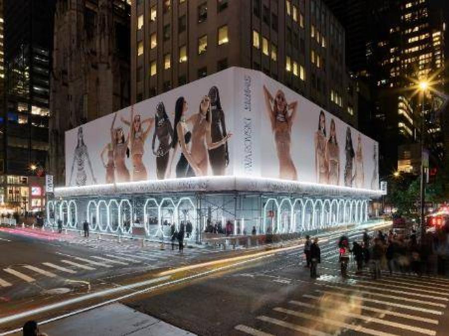 สวารอฟสกี้ เปิด Flagship Store แห่งใหม่ ส่องประกายระยิบระยับบนถนน Fifth Avenue นิวยอร์ก  พร้อมวางจำหน่าย คอลเลคชัน Swarovski x SKIMS ร่วมกับ Kim Kardashian แล้ววันนี้   