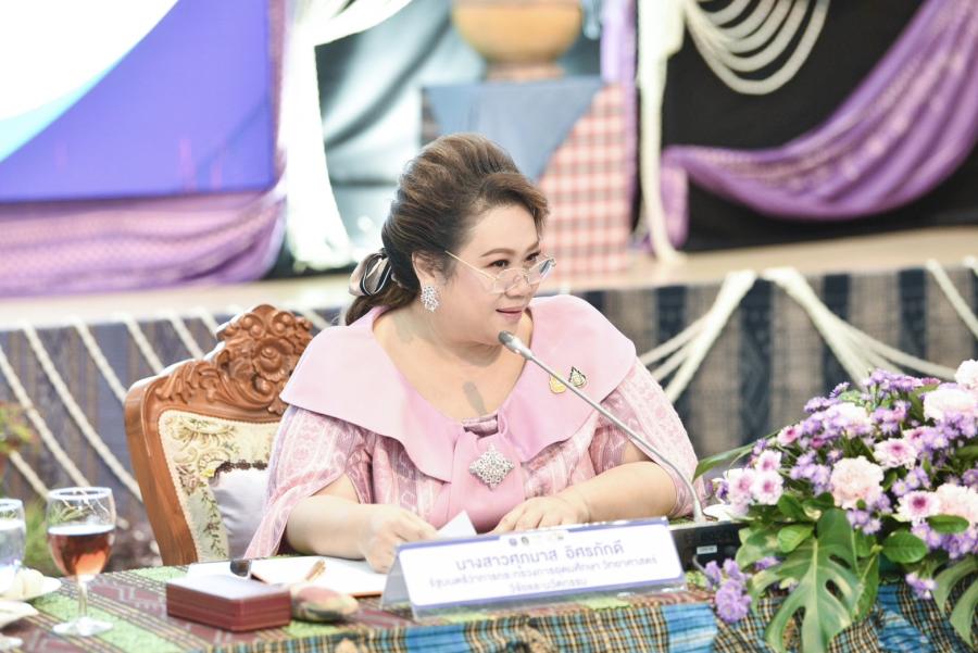 “ศุภมาส” รมว.อว. ลงพื้นที่ตรวจราชการ ก่อนประชุม ครม.นอกสถานที่ จ.อุดรธานี เพื่อเตรียมผลักดันงานวิจัยและนวัตกรรมต่อยอดพัฒนาศักยภาพระเบียงเศรษฐกิจภาคอีสาน “ศุภมาส” รมว.อว. ลงพื้นที่ตรวจราชการ ก่อนประชุม ครม.นอกสถานที่ จ.อุดรธานี เพื่อเตรียมผลักดันงานวิจัยและนวัตกรรมต่อยอดพัฒนาศักยภาพระเบียงเศรษฐกิจภาคอีสาน