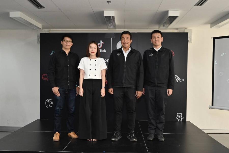 TikTok Shop จับมือ กทม. เปิดแพลตฟอร์ม “โบ๊เบ๊ on TikTok” ติดอาวุธดิจิทัลให้ผู้ค้าตลาดนัดชื่อดังสู่ช่องทางออนไลน์ ขยายโอกาสทางธุรกิจไร้ขีดจำกัด TikTok Shop จับมือ กทม. เปิดแพลตฟอร์ม “โบ๊เบ๊ on TikTok” ติดอาวุธดิจิทัลให้ผู้ค้าตลาดนัดชื่อดังสู่ช่องทางออนไลน์ ขยายโอกาสทางธุรกิจไร้ขีดจำกัด