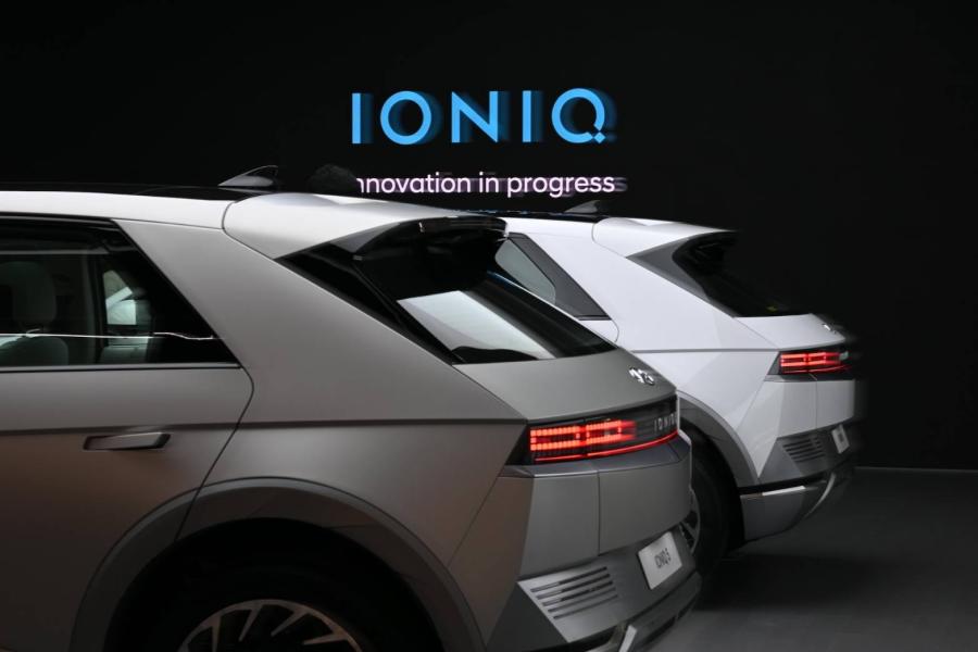 ฮุนได ดัน IONIQ 5 บุกตลาดรถยนต์ไฟฟ้าเมืองไทย ชูเทคโนโลยีและดีไซน์เทียบชั้นแบรนด์ยุโรป พร้อมฟีเจอร์ขับขี่อัจฉริยะเหนือระดับ ฮุนได ดัน IONIQ 5 บุกตลาดรถยนต์ไฟฟ้าเมืองไทย ชูเทคโนโลยีและดีไซน์เทียบชั้นแบรนด์ยุโรป พร้อมฟีเจอร์ขับขี่อัจฉริยะเหนือระดับ