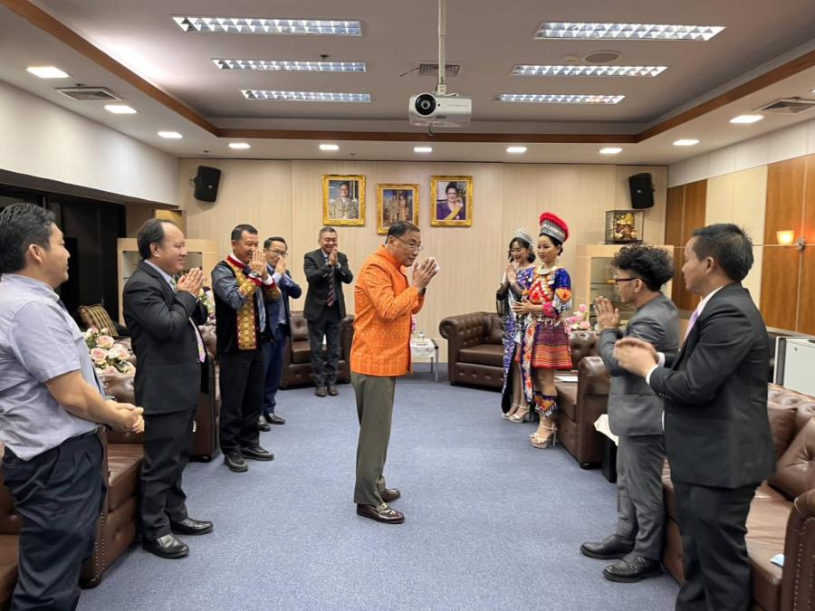 สมาคมม้งกรุงเทพฯ เข้าพบสวัสดีปีใหม่