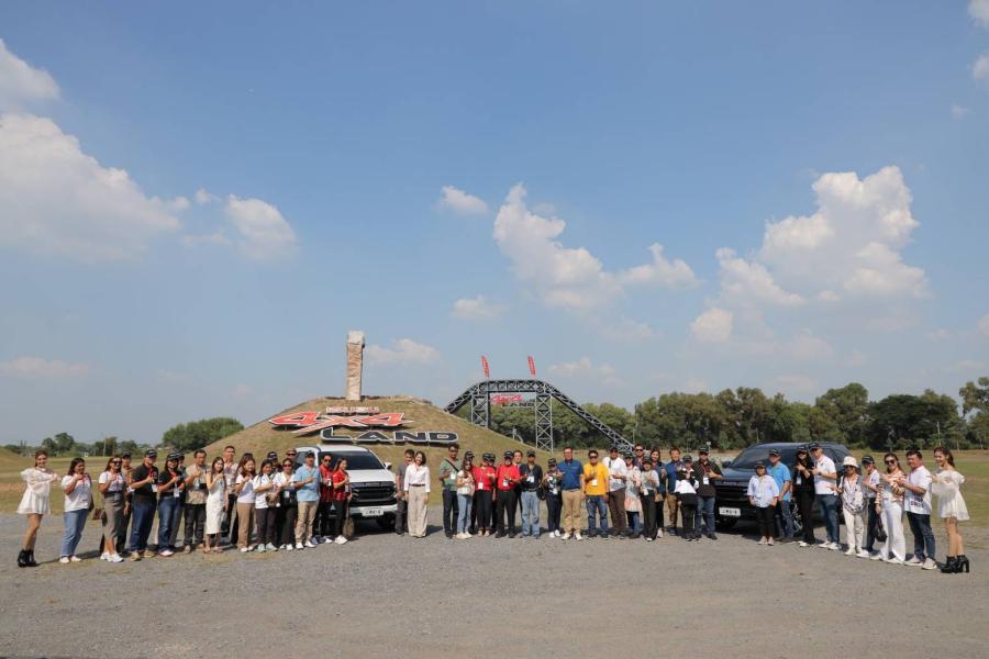 ครั้งแรก! อีซูซุเปิดสนาม Isuzu 4x4 Land พาลูกค้ามิว-เอ็กซ์ร่วมกิจกรรมสุดเอ็กซ์คลูซีฟ “Isuzu MU-X The Exclusive Dining & Aroma Workshop “Be Uncharted…Be Dazzling” ครั้งแรก! อีซูซุเปิดสนาม Isuzu 4x4 Land พาลูกค้ามิว-เอ็กซ์ร่วมกิจกรรมสุดเอ็กซ์คลูซีฟ “Isuzu MU-X The Exclusive Dining & Aroma Workshop “Be Uncharted…Be Dazzling”