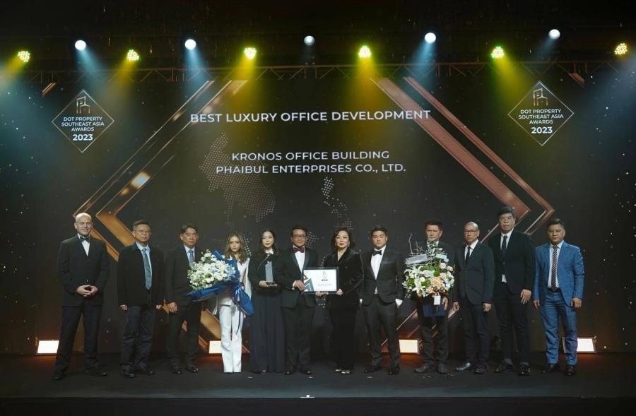 “KRONOS SATHORN” คว้ารางวัลใหญ่ระดับภูมิภาค “Best Luxury Office Development” จากเวที “Dot Property Southeast Asia Awards 2023” ตอกย้ำสุดยอดสำนักงานอัลตร้าลักชัวรีบนทำเล Real CBD สาทร เผยแผนรุกตลาดออฟฟิศเกรด A ดึงดูดองค์กรชั้นนำระดับโลก “KRONOS SATHORN” คว้ารางวัลใหญ่ระดับภูมิภาค “Best Luxury Office Development” จากเวที “Dot Property Southeast Asia Awards 2023” ตอกย้ำสุดยอดสำนักงานอัลตร้าลักชัวรีบนทำเล Real CBD สาทร เผยแผนรุกตลาดออฟฟิศเกรด A ดึงดูดองค์กรชั้นนำระดับโลก