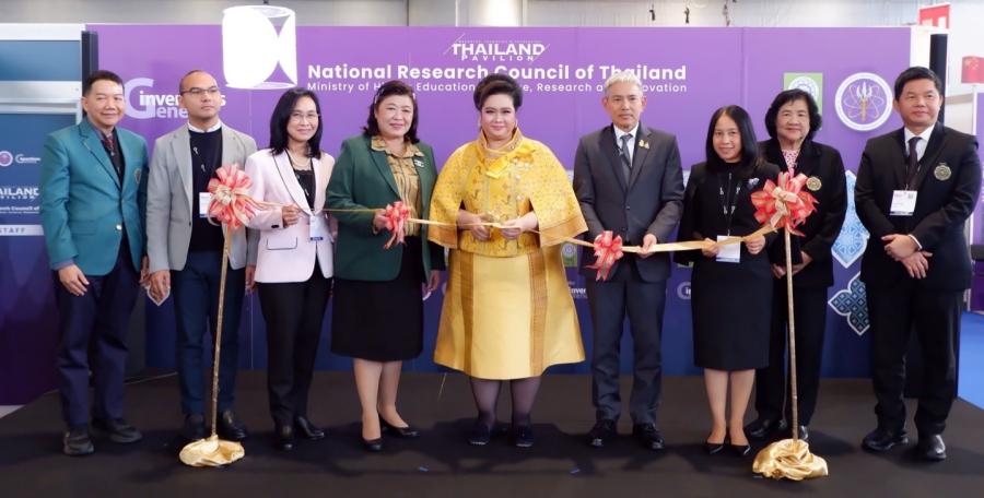 ’ศุภมาส’ เปิดนิทรรศการ ณ ’Thailand Pavilion’ โชว์ผลงานวิจัย สิ่งประดิษฐ์คิดค้น และนวัตกรรมไทยสู่สายตาโลก ในงาน ’The 49th International Exhibition of Inventions Geneva’ ณ นครเจนีวา สมาพันธรัฐสวิส ’ศุภมาส’ เปิดนิทรรศการ ณ ’Thailand Pavilion’ โชว์ผลงานวิจัย สิ่งประดิษฐ์คิดค้น และนวัตกรรมไทยสู่สายตาโลก ในงาน ’The 49th International Exhibition of Inventions Geneva’ ณ นครเจนีวา สมาพันธรัฐสวิส