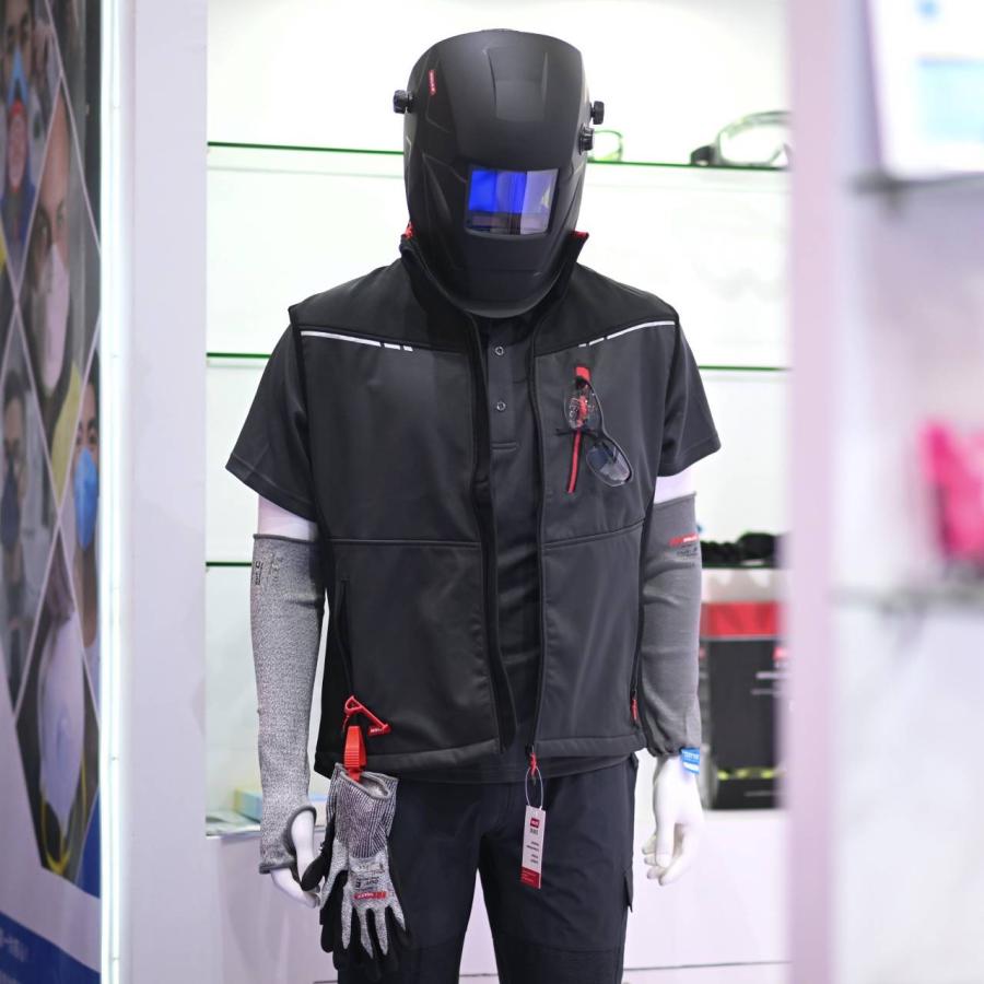 นายกสมาคมวิศวกรรมความปลอดภัยฯ ชี้ดีมานด์อุตฯ PPE ในโลกเติบโตสูง ไทยขึ้นแท่นผู้นำตลาดในภูมิภาค กวาดส่วนแบ่ง 21% ชี้ตลาด PPE ไทย อนาคตสดใส พร้อมเป็น ตลาดที่มีศักยภาพเกิดใหม่ (Emerging Market) เตรียมจัด “CIOSH Thailand 2024” ดึงเมกะแฟร์ PPE ของจีนครั้งแรกในไทย นายกสมาคมวิศวกรรมความปลอดภัยฯ ชี้ดีมานด์อุตฯ PPE ในโลกเติบโตสูง ไทยขึ้นแท่นผู้นำตลาดในภูมิภาค กวาดส่วนแบ่ง 21% ชี้ตลาด PPE ไทย อนาคตสดใส พร้อมเป็น ตลาดที่มีศักยภาพเกิดใหม่ (Emerging Market) เตรียมจัด “CIOSH Thailand 2024” ดึงเมกะแฟร์ PPE ของจีนครั้งแรกในไทย